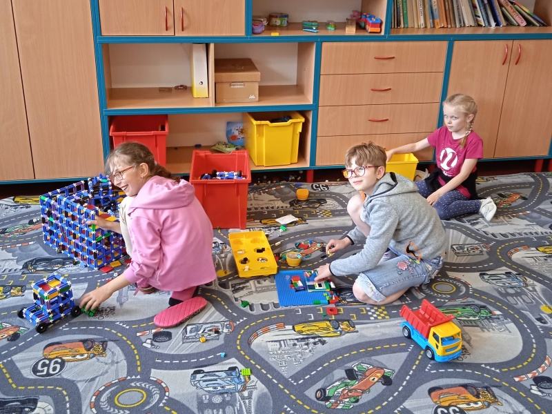 Druzina konec sk roku 25 13